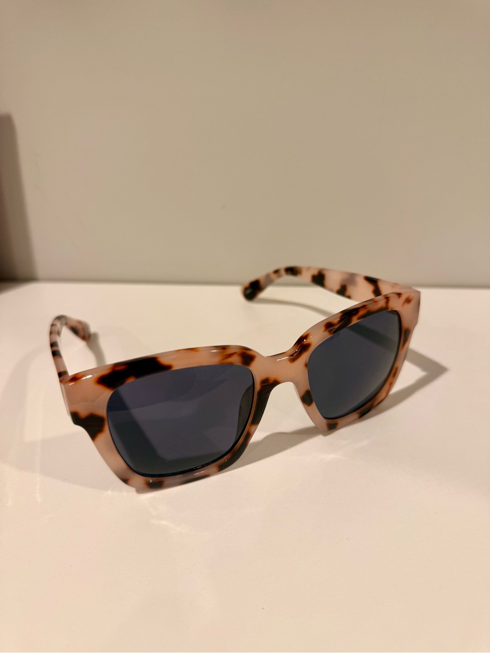 Trendy Tortoiseshell Women’s Sunglasses - Brown